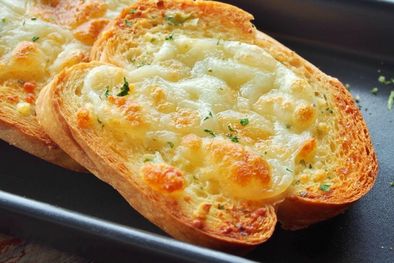 MDZol | Aprende a preparar pan de ajo y queso con esta sencilla receta. Foto: Shutterstock