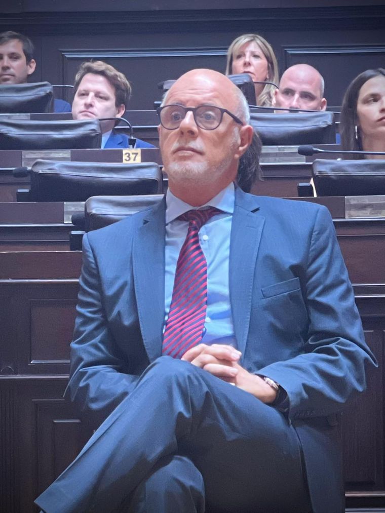 Luis María Ferella, Defensor Adjunto del Pueblo de la provincia de Buenos Aires Luis María Ferella, Defensor Adjunto del Pueblo de la provincia de Buenos Aires