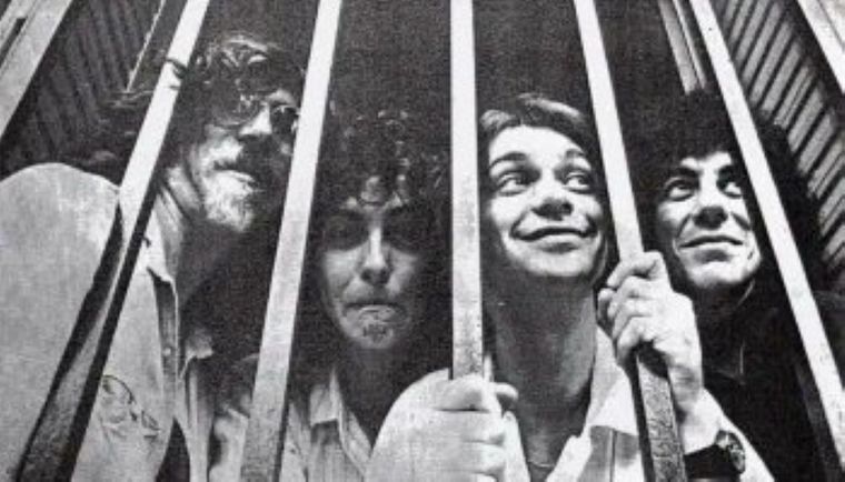 La música como memoria y como crítica en épocas de dictadura militar.