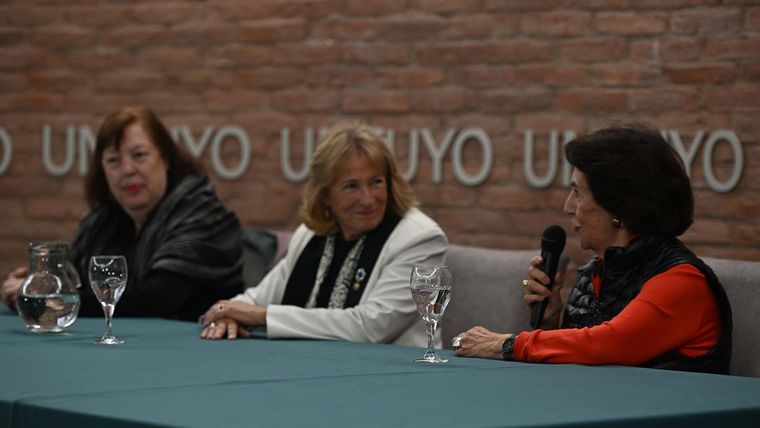Virginia Gamba, Esther Sanchez y Juieta Correa Gargiulo. Virginia Gamba, Esther Sanchez y Juieta Correa Gargiulo.