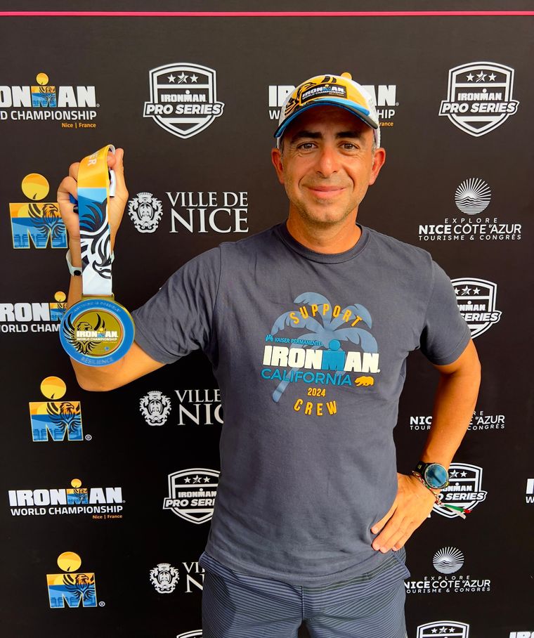 Nicolás Chabán con su medalla. Nicolás Chabán con su medalla. 