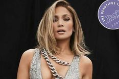 jennifer lopez derrite las redes sociales con una foto en bikini