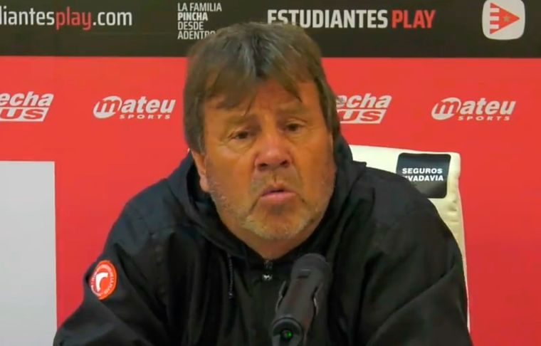 Ricardo Zielinski El Ruso se mostró enojado en conferencia de prensa tras la derrota ante Defensa y Justicia.