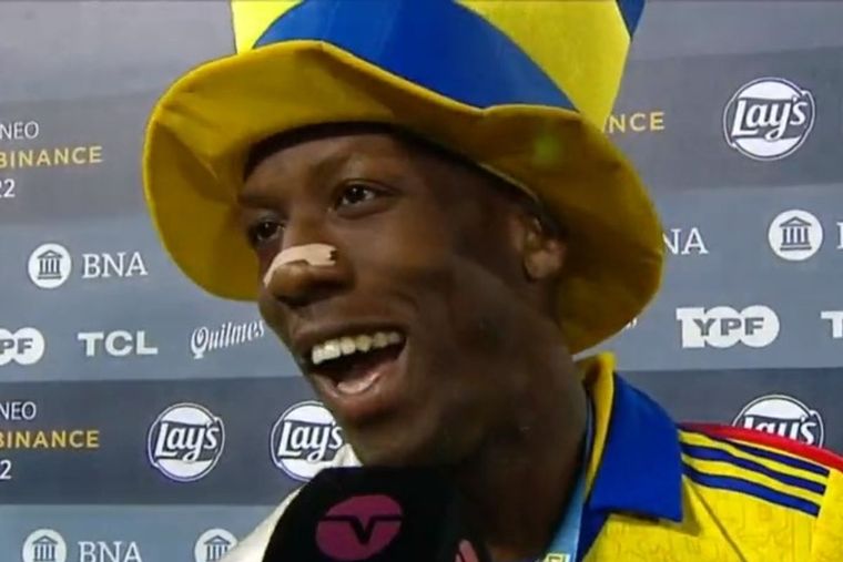 Advíncula se sinceró tras salir campeón con Boca: Vengo de cagada en cagada.