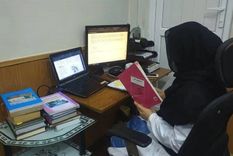 Casi 5.000 médicas están en un limbo debido a que los talibanes les impidieron realizar un examen médico clave, que las habilita para ejercer su profesión.