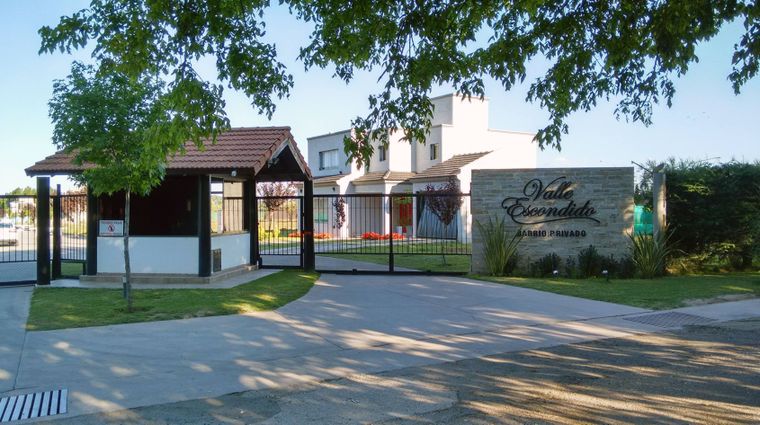 El ingreso al barrio privado Valle Escondido.&nbsp;