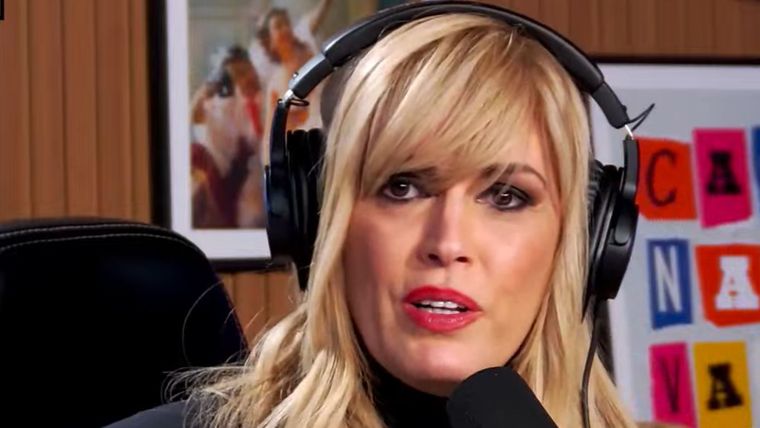 La comunicadora aclaró sus dichos y lo hizo en Revueltos, su programa de stream. Foto: captura de video/ Carnaval Stream. 