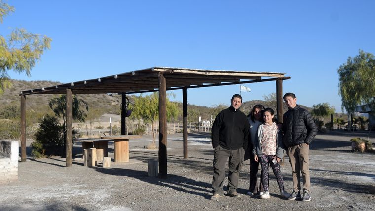 Guillermo Macri y su familia tienen un puesto en las inmediaciones. Guillermo Macri y su familia tienen un puesto en las inmediaciones.