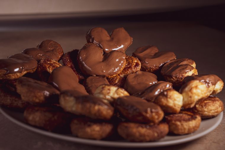Receta de palmeras caseras con chocolate que siempre sale bien.