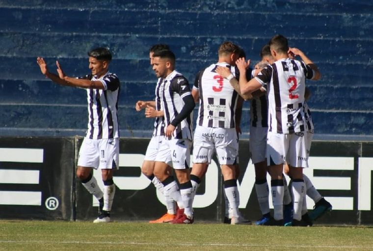 El Lobo gana y es líder. Foto: Prensa Gimnasia