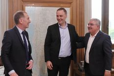 Raúl Jalil, junto a Diego Santilli y Manuel Adorni