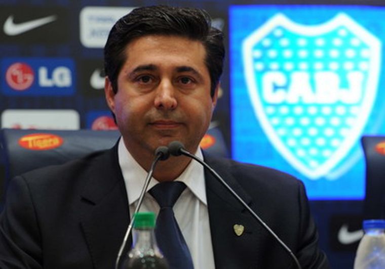 ¿Angelici aún sueña con que Riquelme no se vaya? Foto: Télam