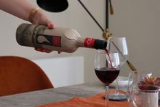 Una botella de papel.