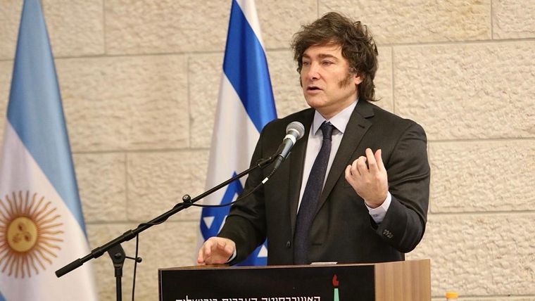 Javier Milei en el aula magna de la Universidad Hebrea de Jerusalén. Javier Milei en el aula magna de la Universidad Hebrea de Jerusalén.