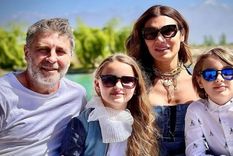 Florencia de la V y su familia
