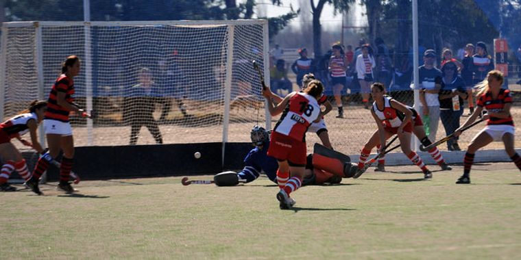 San Jorge y una visita de lujo, Los Tordos últimas campeonas Foto: Pablo Matar/Mediamza.com