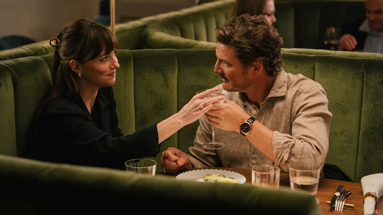 Dakota Johnson, Chris Evans y Pedro Pascal protagonizan Materialists (&quot;Amores materialistas&quot;).