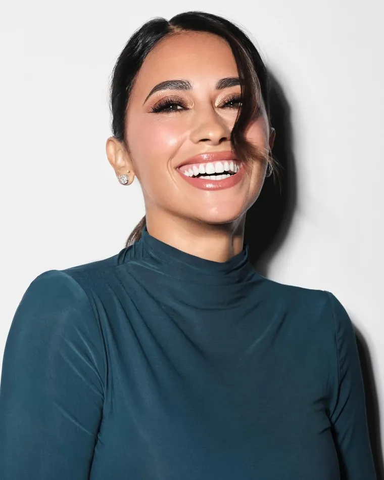 El look glam de Antonela Roccuzzo. El look glam de Antonela Roccuzzo.