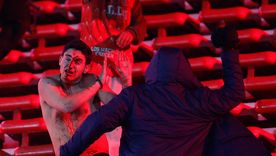 Los sangrientos incidentes en el estadio Libertadores de América. Los sangrientos incidentes en el estadio Libertadores de América.