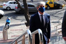 El juez Walter Bento ingresando a Tribunales. Ayer prometió una prueba contundente. Pero parece que duró poco Foto: ALF PONCE MERCADO / MDZ