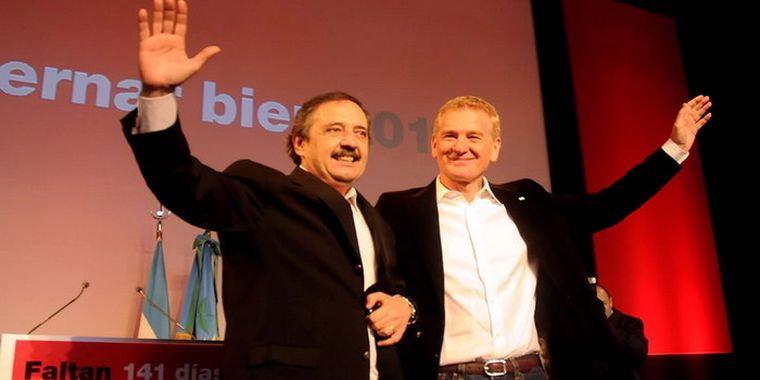 Los candidatos a presidente y a gobernador bonaerense, Ricardo Alfonsín y Francisco de Narváez, compartieron hoy su primer acto de campaña en La Matanza.