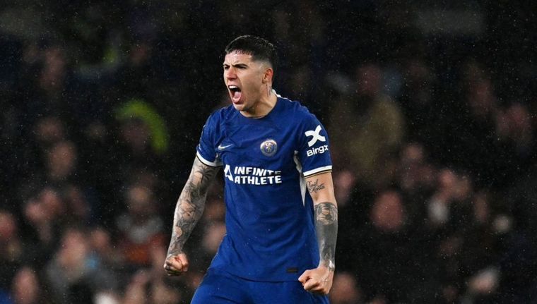 Enzo estuvo picante en el duelo entre Chelsea y Manchester United. Foto: EFE