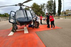 La Patrulla de Rescate y Auxilio de Montaña (UPRAM) debió participar del salvataje de un hombre oriundo de Misiones que se descompensó cerca del Manzano Histórico. La Patrulla de Rescate y Auxilio de Montaña (UPRAM) debió participar del salvataje de un hombre oriundo de Misiones que se descompensó cerca del Manzano Histórico.