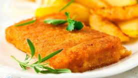 Descubre cómo puedes rebozar la merluza sin la necesidad de utilizar pan rallado. Foto: Deliciosi  - deliciosi.com