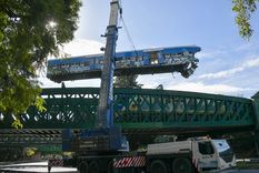 Luego de retirar las formaciones protagonistas del choque, se realizaron análisis estructurales sobre el puente y ahora comenzarán los trabajos Foto: Trenes Argentinos