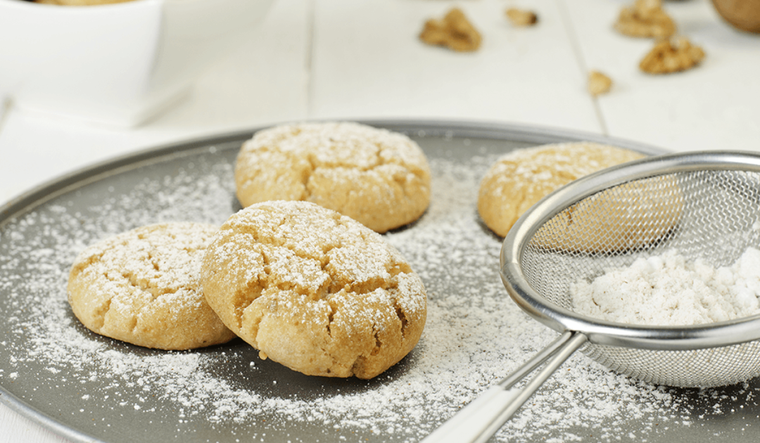 Admira estos sabrosos mantecados con azúcar glass: ¡la perdición!