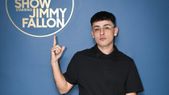 La banda de Trueno, compuesta por destacados músicos locales, posó en el backstage del icónico estudio 6B. / Instagram @fallontonight