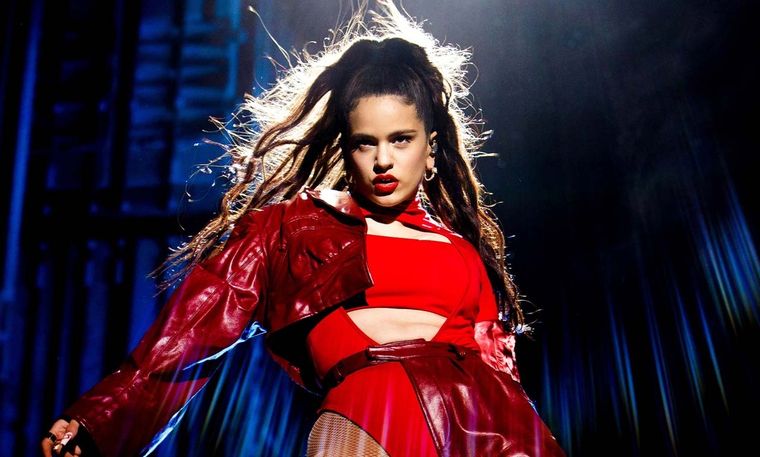 Foto: https://es.rollingstone.com/rosalia-se-desnuda-para-la-portada-de-motomami/