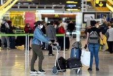 Los vuelos internacionales se restringen en el mundo. Foto: ElPeriódico.