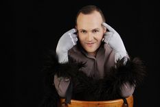 sorrentino estrena puro concert, una noche de humor elegante