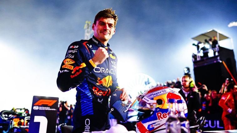 Max vuelve a ganar y se escapa en la cima del campeonato Foto: @Max33Verstappen
