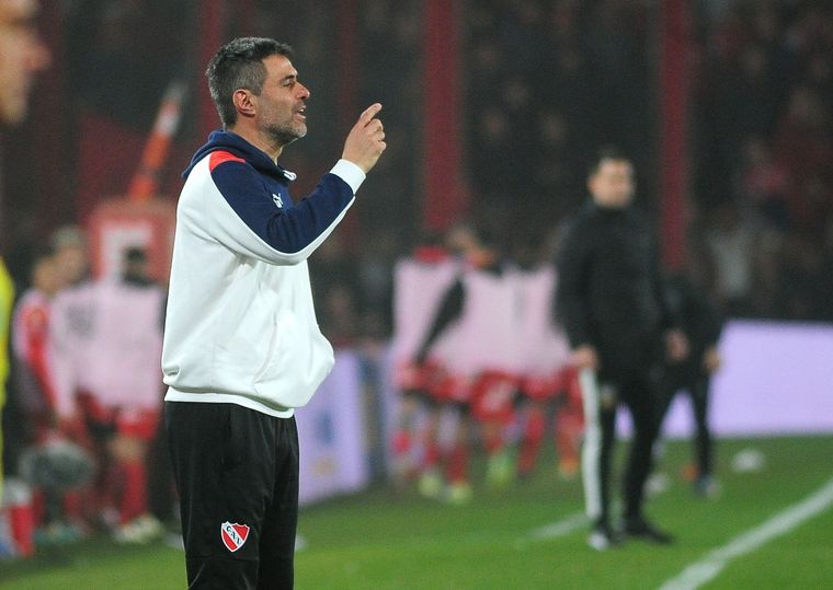 El técnico habló en conferencia de prensa. Foto: Fotobaires