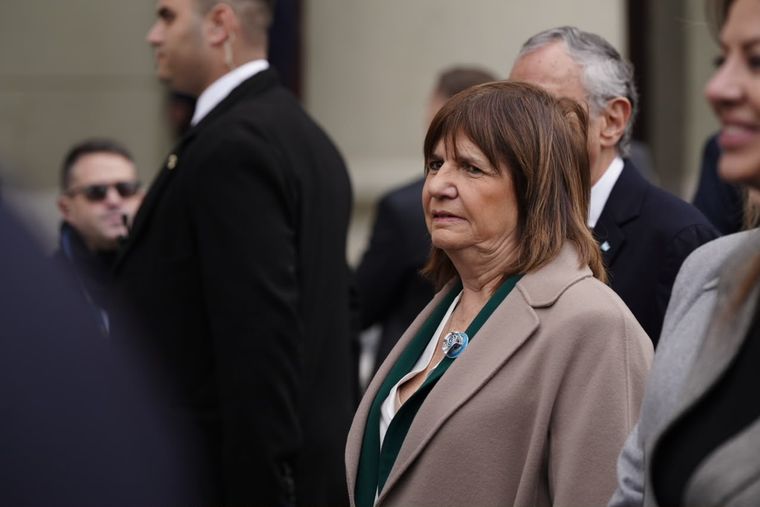 Patricia Bullrich regresó a la comitiva oficial, tras no ser invitada el 25 de mayo