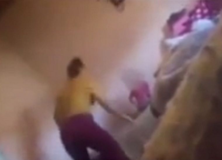 Las imágenes de la brutal agresión Foto: captura de video