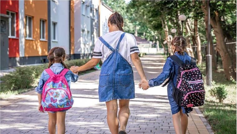 Se trata de una ayuda anual que paga ANSES para el inicio del ciclo lectivo. Foto: Freepik