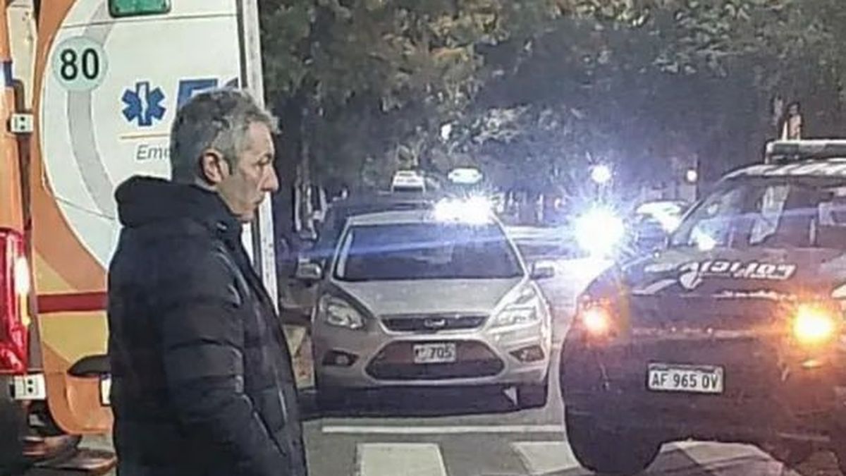 Frank Kudelka, DT de Newell's, chocó con su camioneta camino a la práctica: hay una motociclista herida