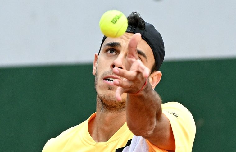Cerúndolo avanzó de ronda en el torneo francés. Foto: EFE