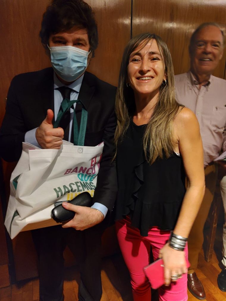 Milei y la diputada provincial Mercedes Llano Foto: Twitter @mechillano