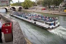 Los polémicos urinarios demasiado públicos que causan indignación en París