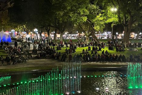 La Ciudad de Mendoza le rindió tributo a uno de los músicos más talentosos y queridos por los fans. La Ciudad de Mendoza le rindió tributo a uno de los músicos más talentosos y queridos por los fans.