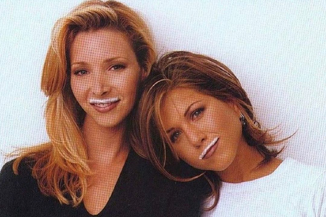 El emotivo tributo de Jennifer Aniston a Lisa Kudrow nos recuerda por qué amamos Friends Lisa Kudrow y Jennifer Aniston son dos de las protagonistas de Friends. Foto: Instagram