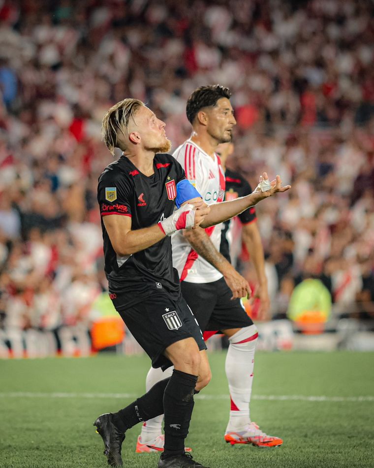 Estudiantes ya decidió qué hacer con el interés de River por Ascacíbar. Foto: @Ascacibar97