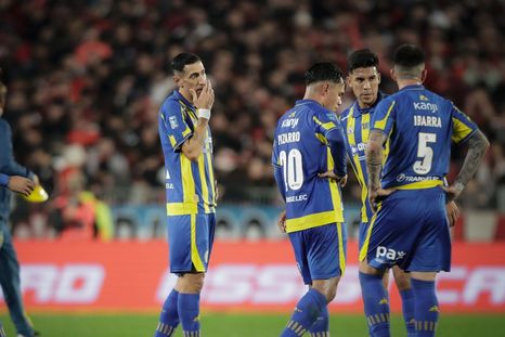 Di María se fue muy caliente del Monumental tras la eliminación de Rosario Central ante River. Di María se fue muy caliente del Monumental tras la eliminación de Rosario Central ante River.