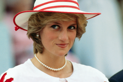 MDZol | El predilecto de Lady Di siempre fue el Diorissimo, creado por el fundador de la firma, Christian Dior, en 1956. Foto: US Weekly - https://www.usmagazine.com/wp-content/uploads/2019/06/Royal-Family-Tributes-to-Princess-Diana-PP.jpg