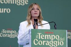 La primera ministra de Italia Giorgia Meloni anunció nuevas medidas con respecto a los establecimientos educativos este lunes.