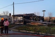 tragedia: murieron carbonizados cinco ninos y dos mujeres en un incendio